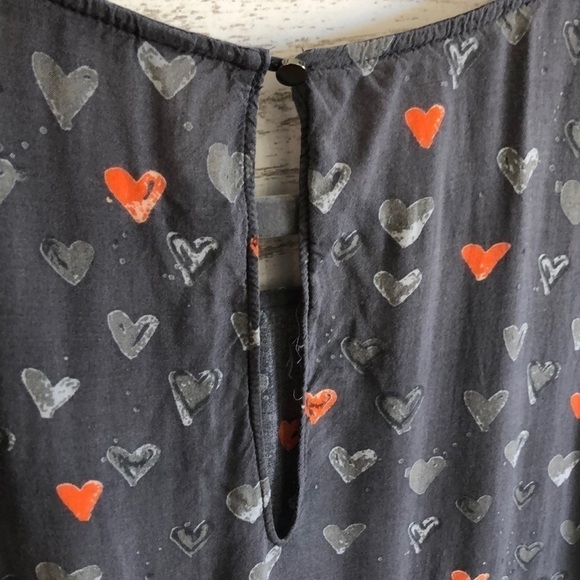 Banana Republic Gray Heart Top | SIZE S - Picture 3 of 5